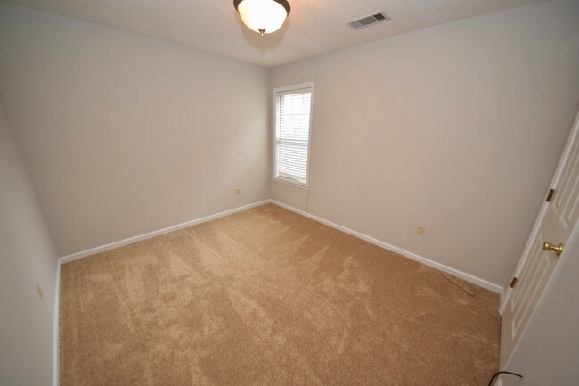 Building Photo - 3 Bedroom, 2 Bathroom Near Appling Rd in C...