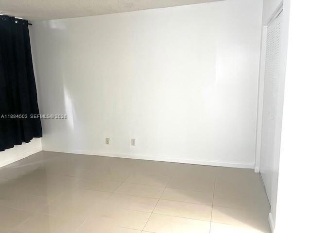 Building Photo - 9450 Live Oak Pl