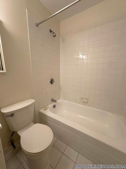 Building Photo - 175 Freeman St