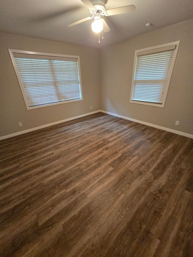 Building Photo - 960 Terrace Dr
