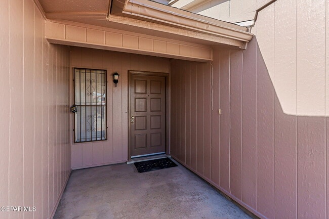 Building Photo - 11781 Jennifer Dr