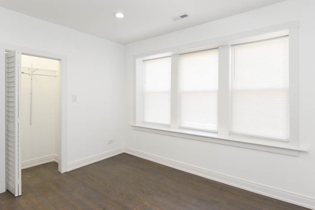 Building Photo - 3759 N Kimball Ave