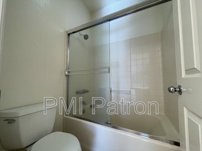 Building Photo - 4548 Montecito Dr