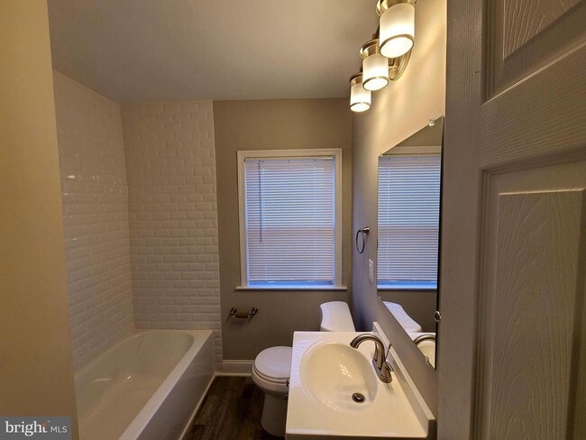 Building Photo - 4715 Dartford Ave