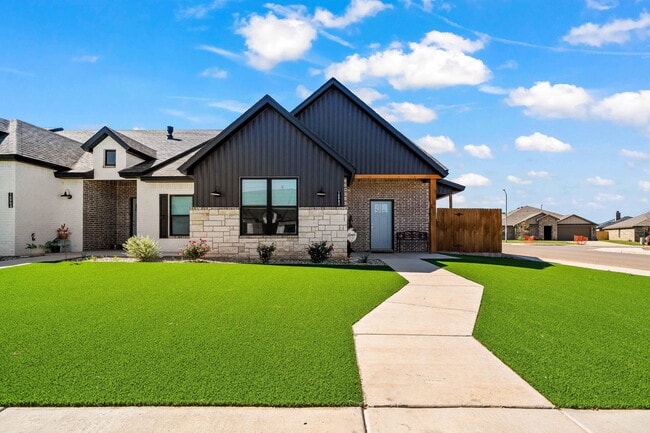 Primary Photo - 10901 Aberdeen Ave