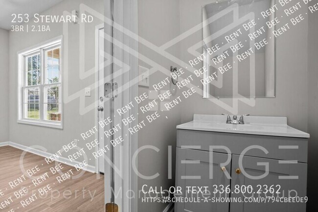 Building Photo - 253 Stewart Rd SE