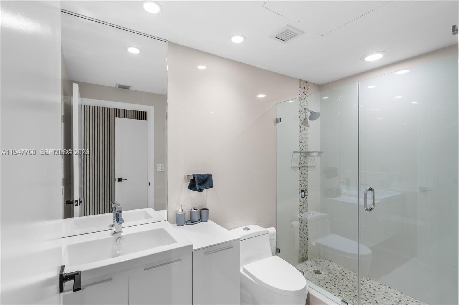 Building Photo - 90 SW 3rd St