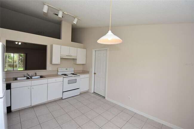 Building Photo - 19 Burning Ember Ln