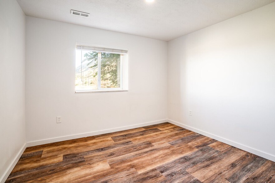Basement room - 694 S Slate Canyon Dr