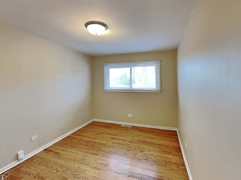 Building Photo - 144 E Drummond Ave