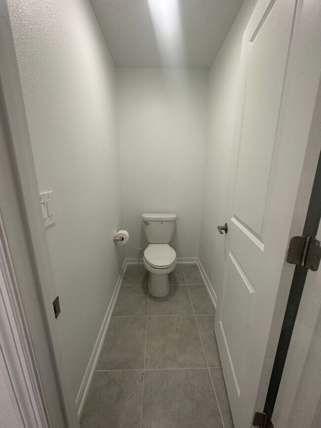 Building Photo - Brand New 4 bed inCypress Park - Haines City