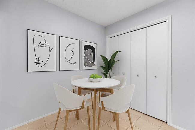 Building Photo - 618 Rollingway Dr