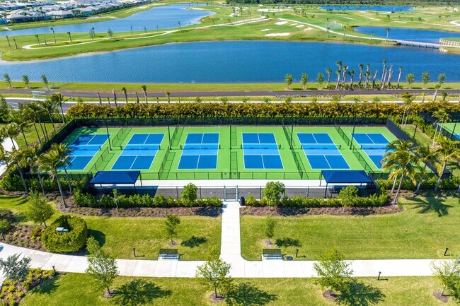 Building Photo - 9256 Crestview Cir