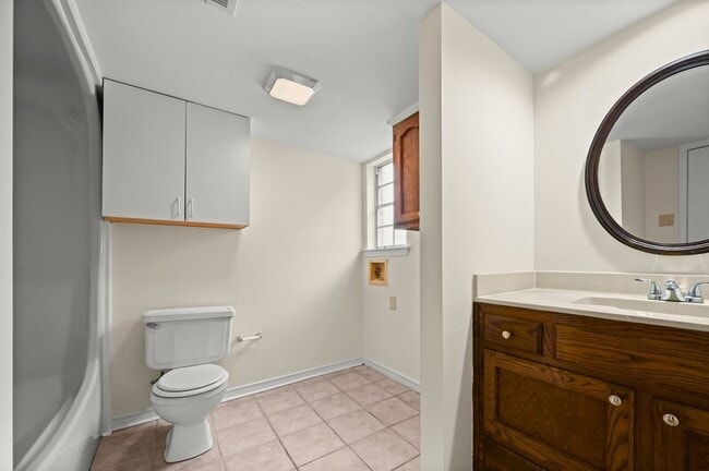 Building Photo - 2662 Brentwood Dr