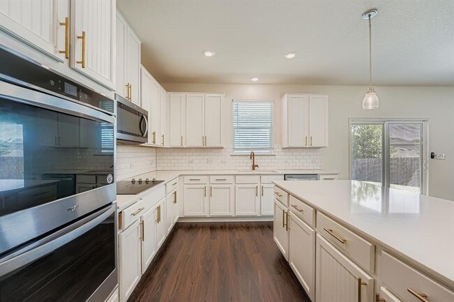 Building Photo - 5104 Lazy Ct Dr