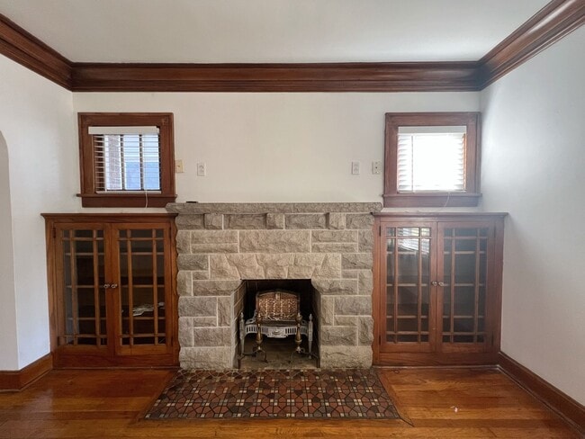 Building Photo - SEE IT NOW: Beautiful 3-Bedroom Bungalow i...