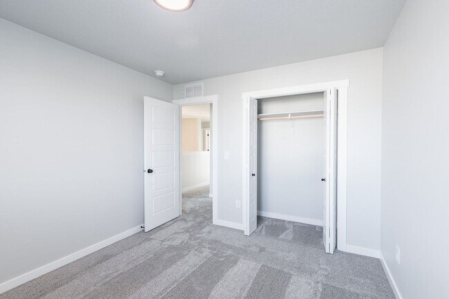 Building Photo - BRAND NEW 4 Bed 2.5 Bath Home