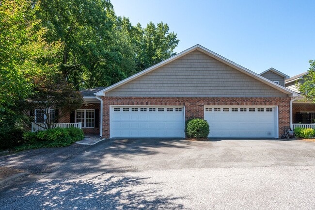 Primary Photo - 130 Alpine Ct