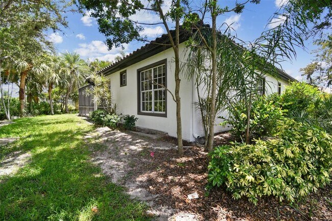 Building Photo - 13792 Long Lake Ln