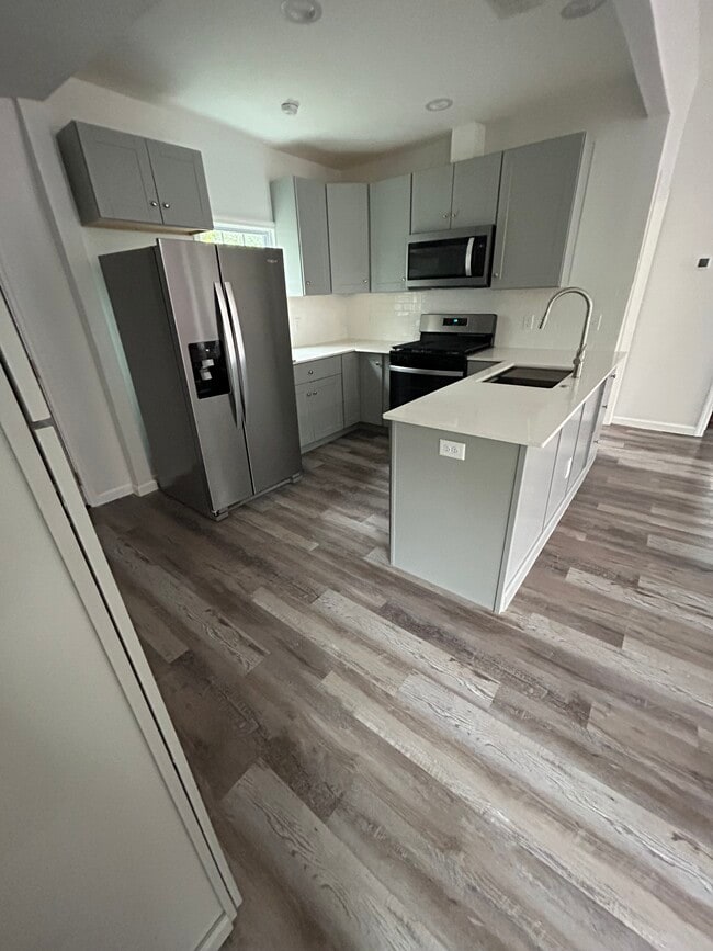 Building Photo - 2021 Hudson St