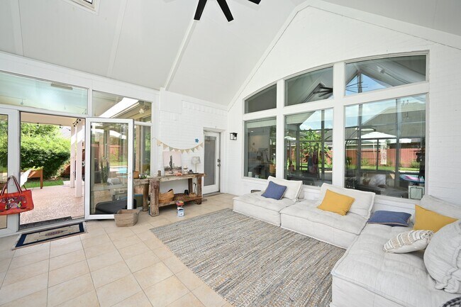 Building Photo - 6342 Collina Springs Ct