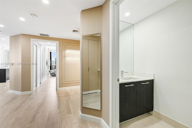 Building Photo - 45 SW 9th St