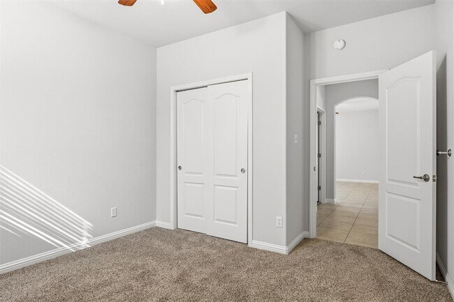 Building Photo - 101 Saddle Ridge Dr