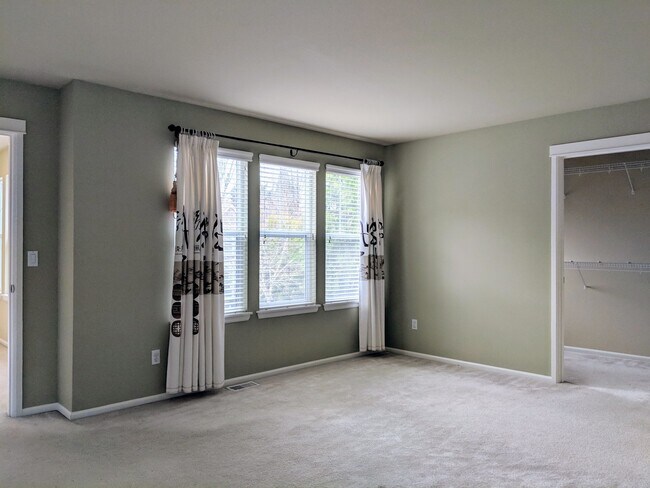 Building Photo - Beautiful 3 Bed 2.5 Bath 2 Story in Kirkland