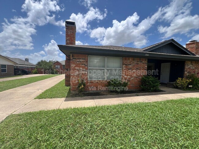 Building Photo - 7041 Crosstimbers Ln