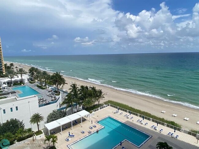 Building Photo - 2751 S Ocean Dr