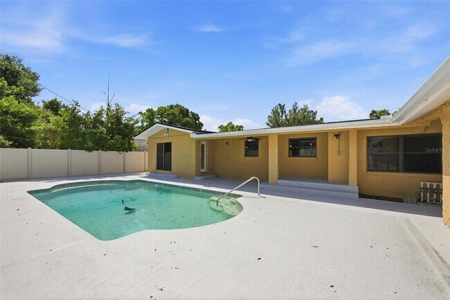 Building Photo - 3707 Pelican Ln