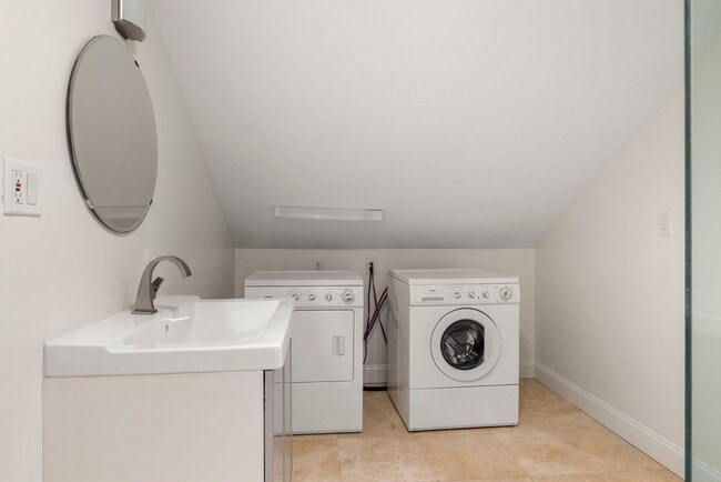 Building Photo - 178 Hyde Park Ave