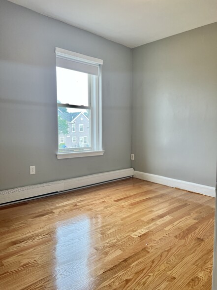 Building Photo - 463 Dudley St