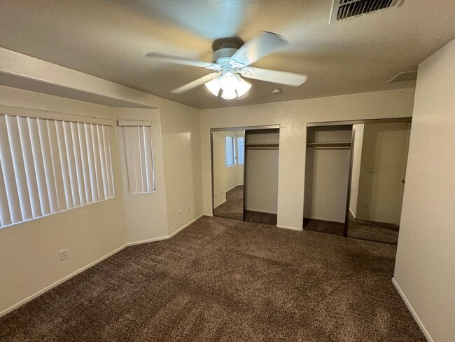 Building Photo - 3 Bedroom - 2 Bath - 2 Car Garage - Green Valley, AZ