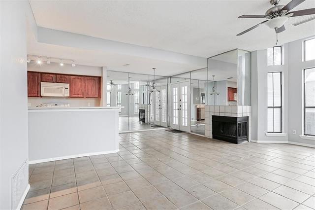 Building Photo - 3420 Country Club Dr W