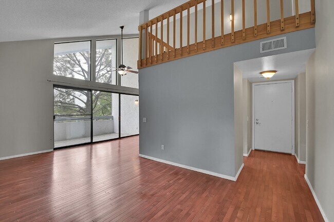 Building Photo - $1,900.00 - 2 Bedroom, 1 Bathroom, Condo i...