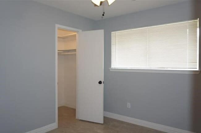 Building Photo - 4222 Cicada Ln