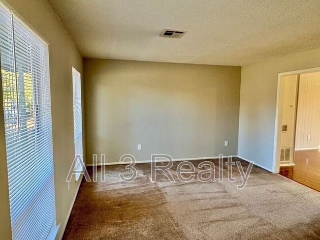 Building Photo - 6204 Lycoming Rd