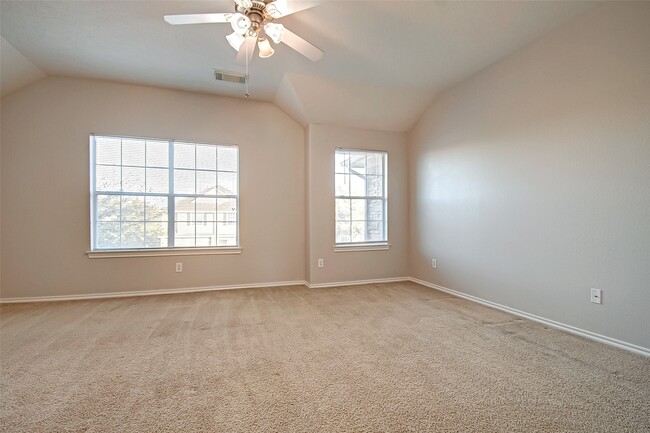 Building Photo - 243 Drake Run Ln