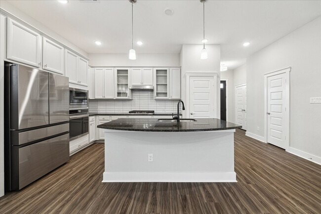 Building Photo - 15156 Parkland Canyon Dr