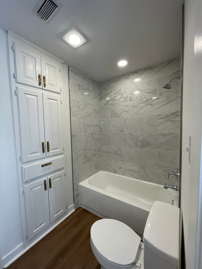 Building Photo - 15021 Hillview Rd