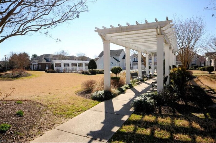 Building Photo - 5320 Hayton Way