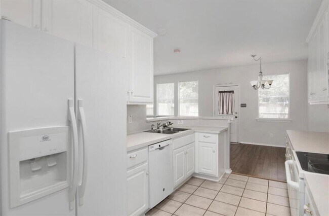 Building Photo - 20330 Roble Green Trl