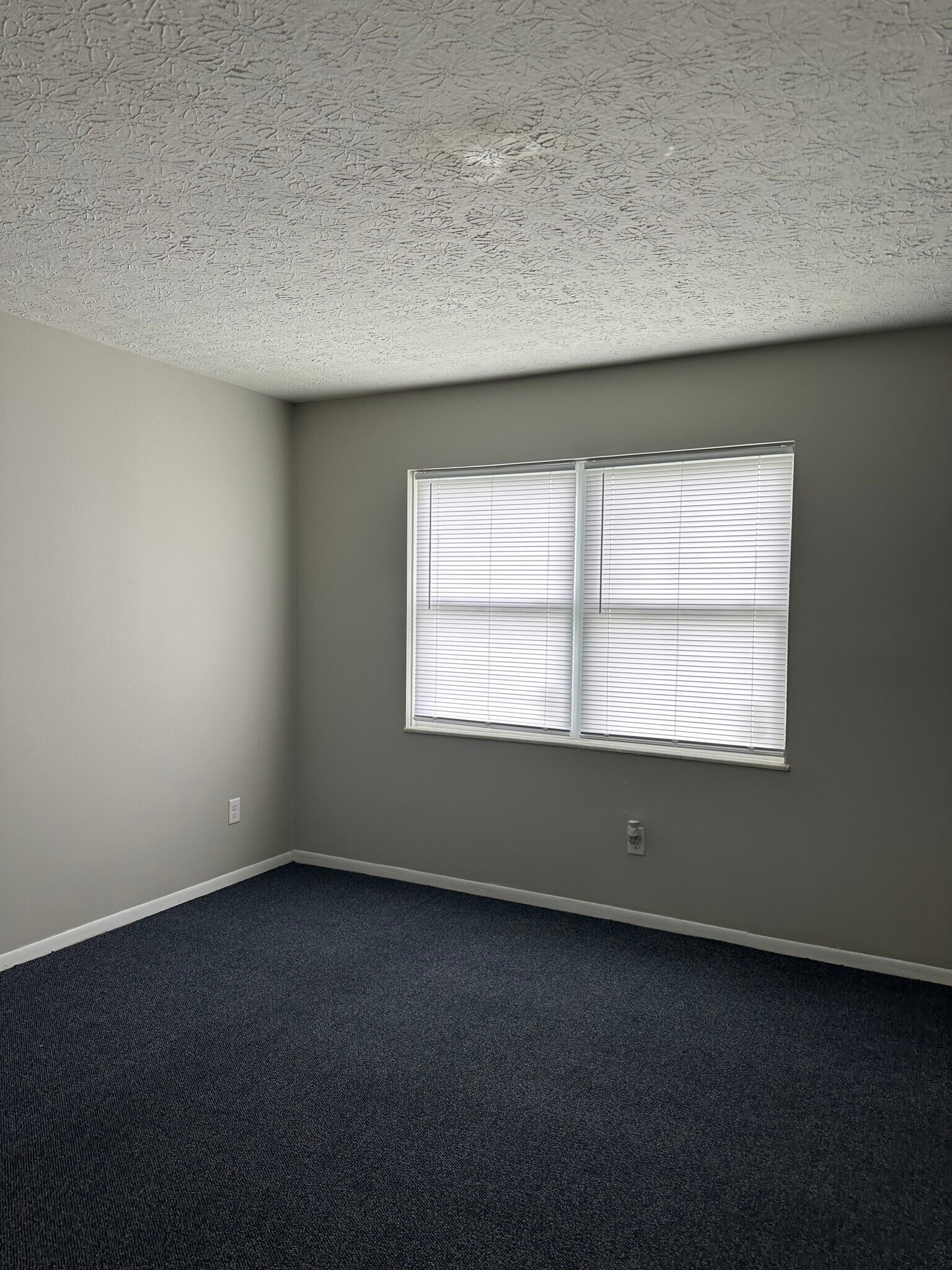 Building Photo - 2532 Sandbury Blvd