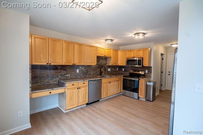 Building Photo - 23869 McCort Dr