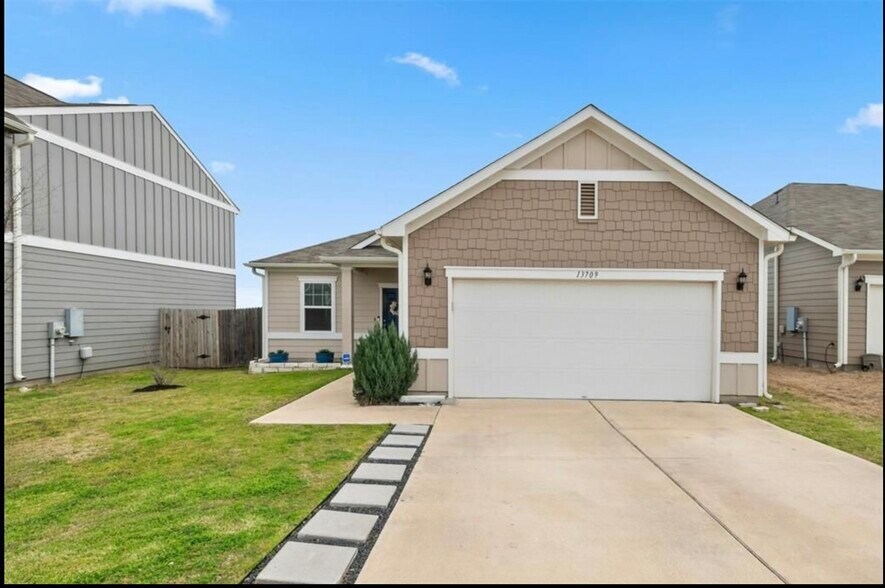 Building Photo - 13709 Sherri Berry Way