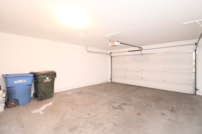 Building Photo - 8147 W Lynwood St