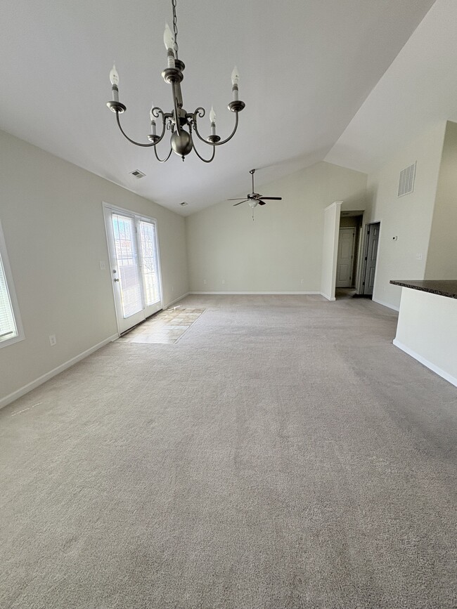 Building Photo - 62 Lofty Cir