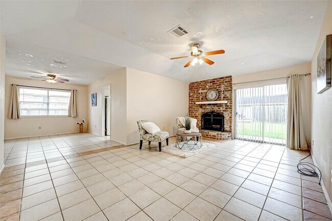 Building Photo - 9915 Towne Tower Ln