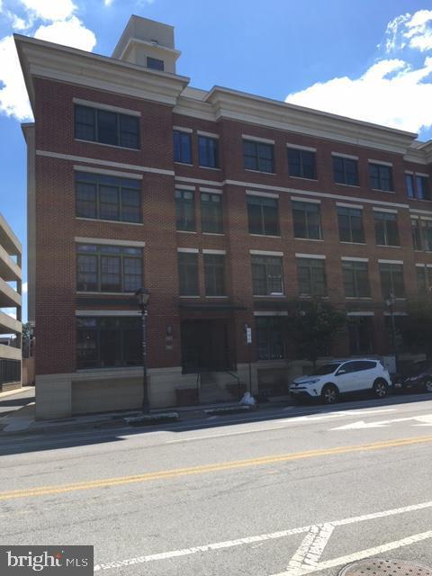 Building Photo - 901 S Caroline St